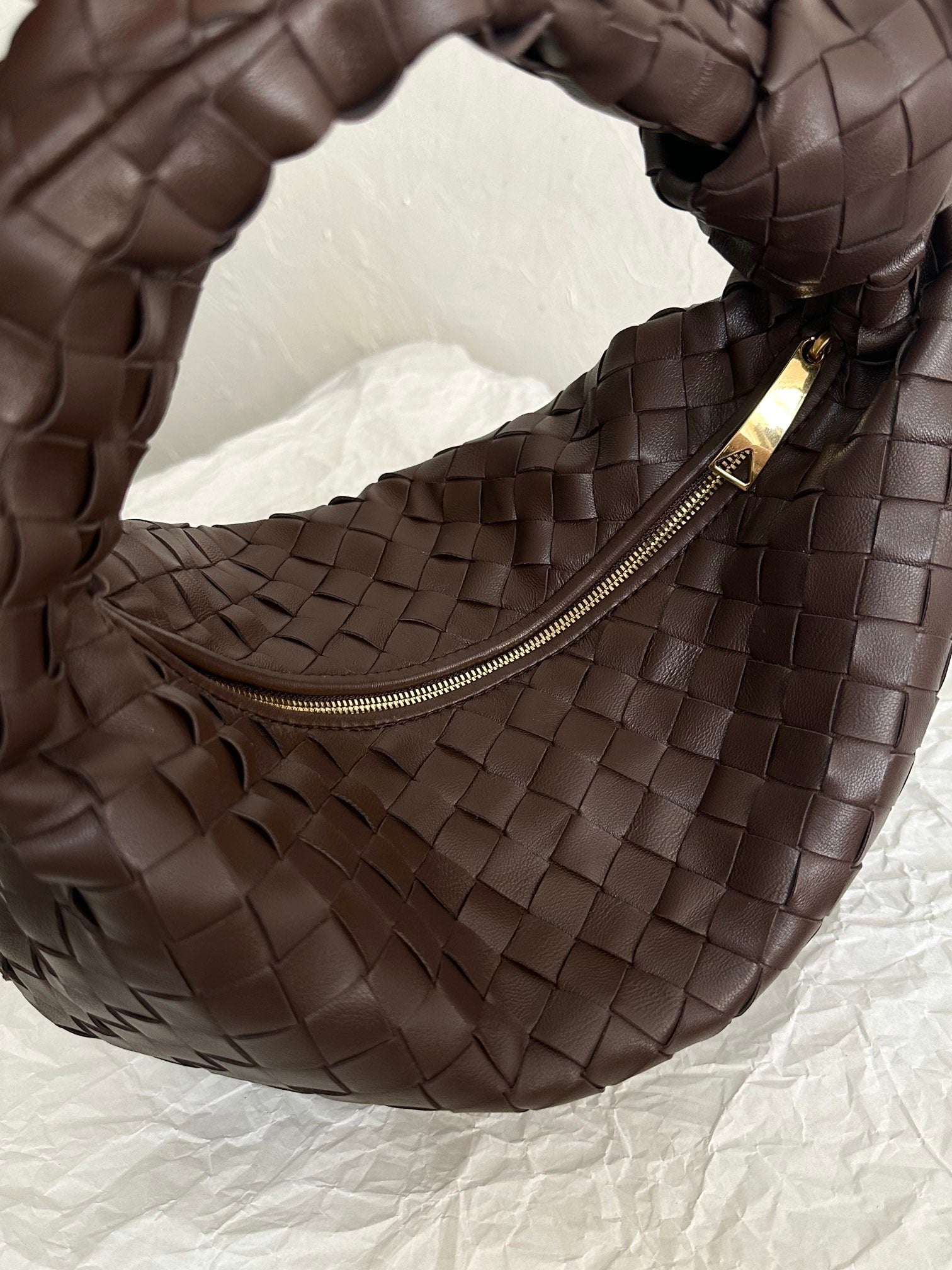 BV TEEN JODIE 36CM CHOCOLATE SHEEPSKIN