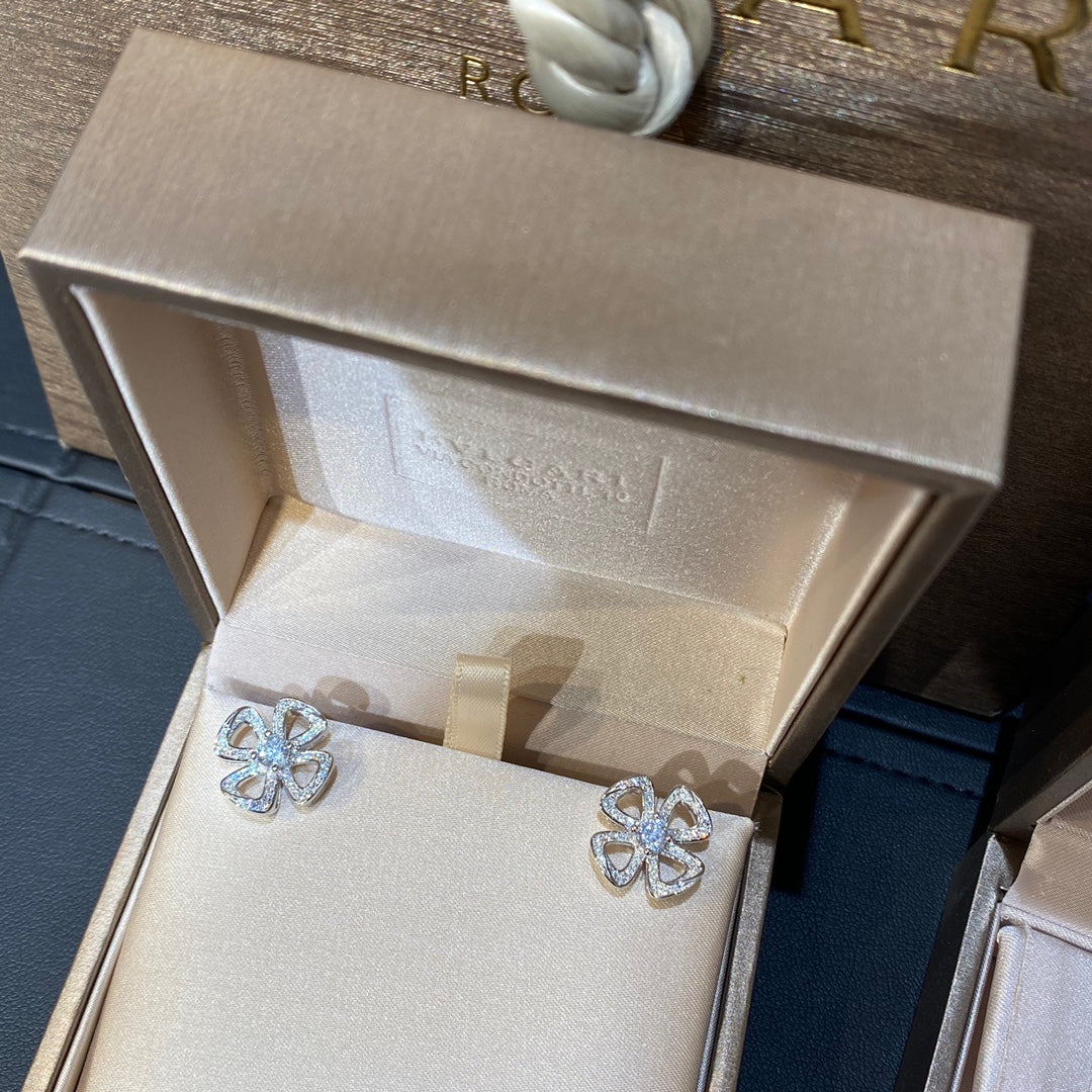 BVL FIOREVER DIAMOND STUD EARRINGS