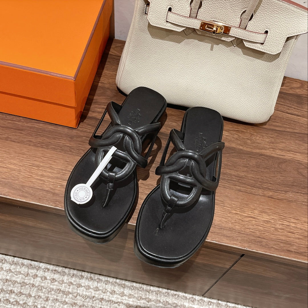 HM Gipsy Platform Thong Black Sheepskin 349419