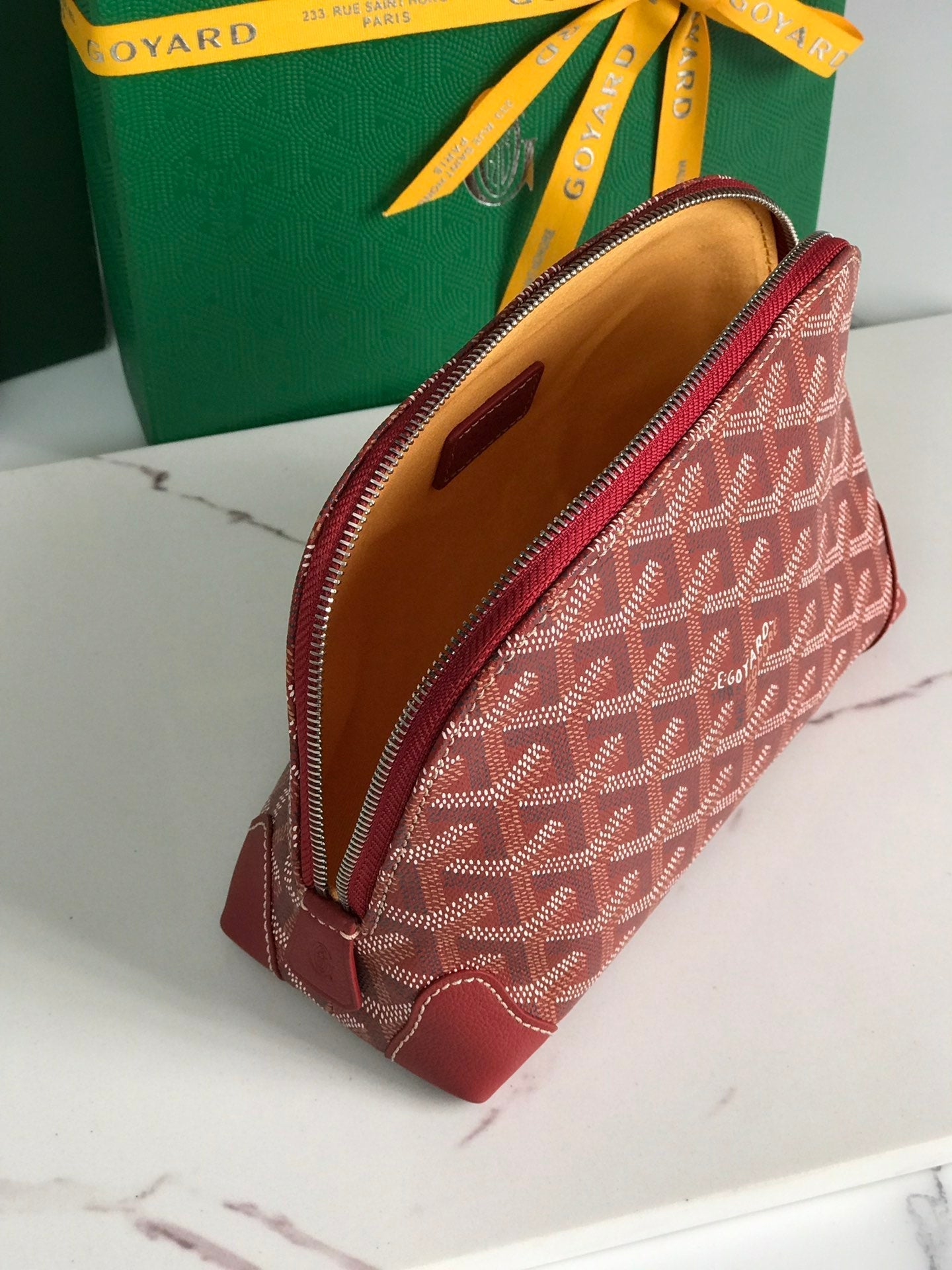VENDÃ”ME COSMETIC POUCH 17 IN CLASSIC RED GOYARDINE CANVAS AND CALFSKIN TRIM