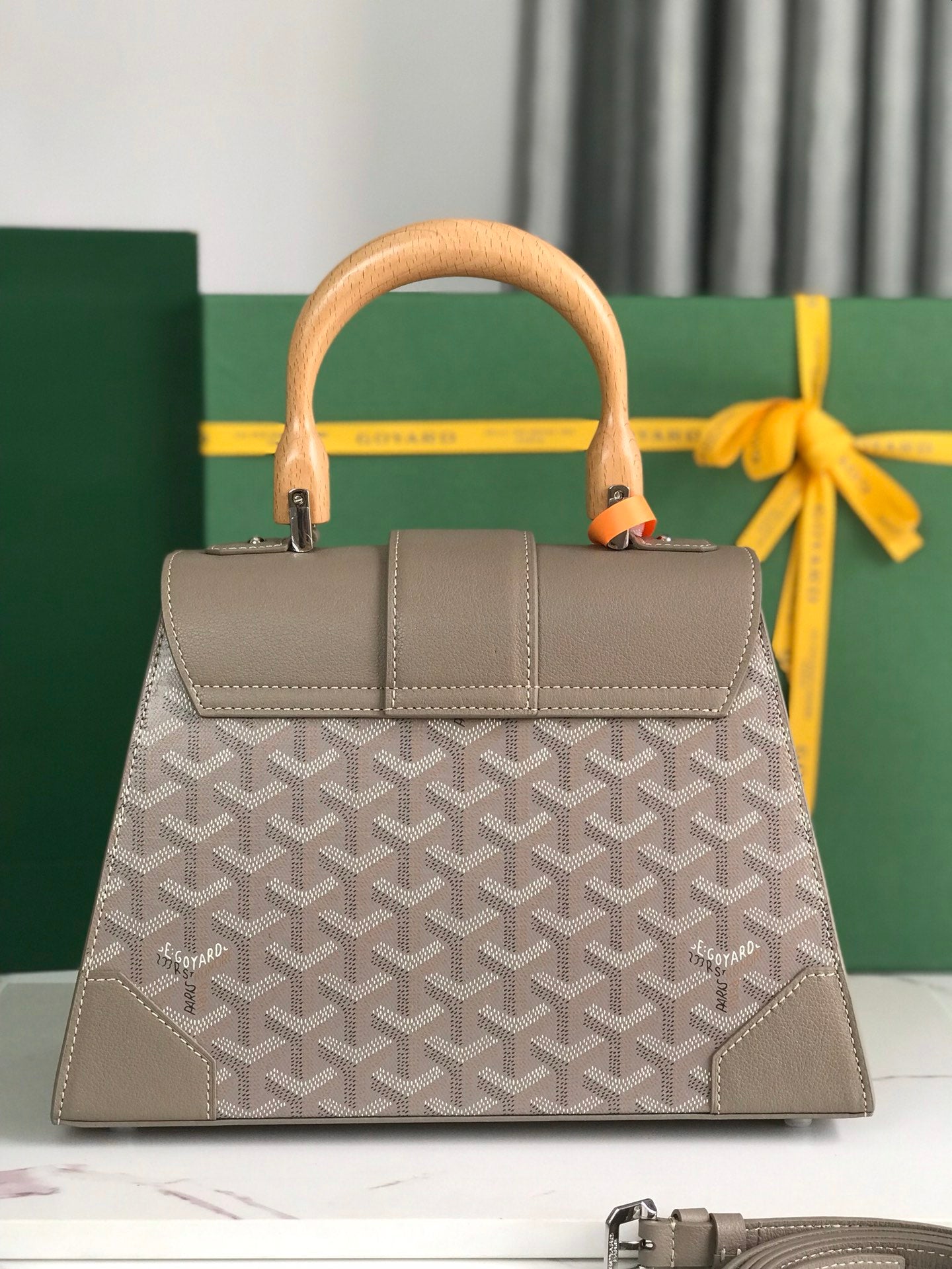 SAÃGON PM BAG 28 IN GREY GOYARDINE CANVAS AND CALFSKIN