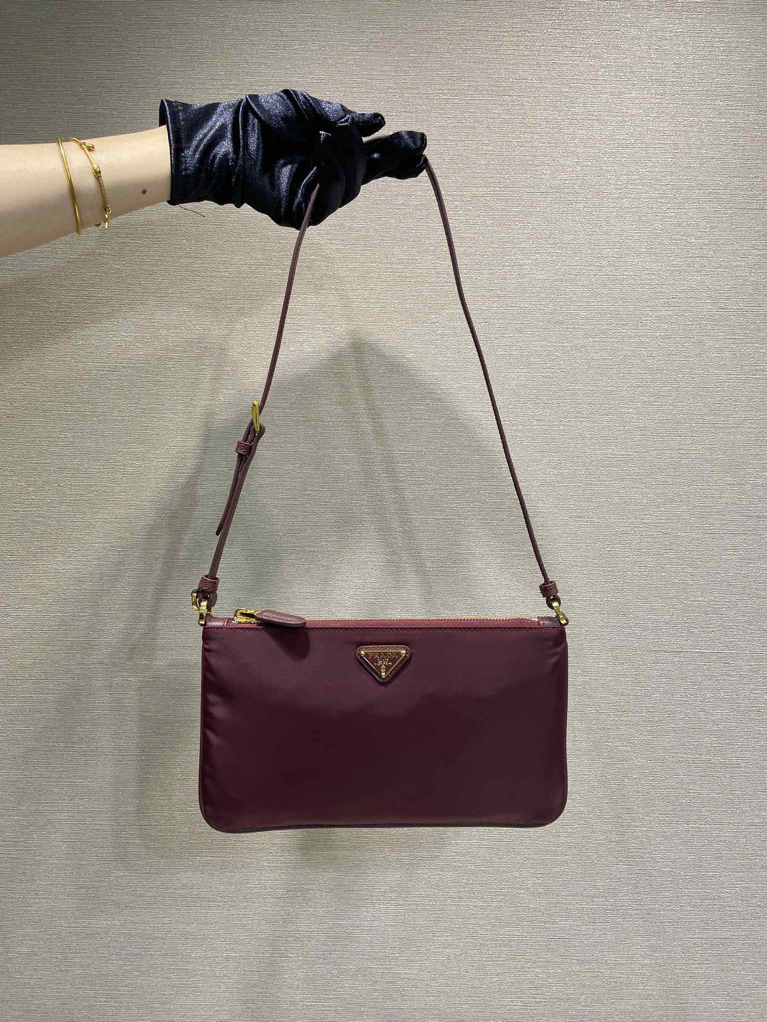 PRA vintage long shoulder bag burgundy nylon fabric