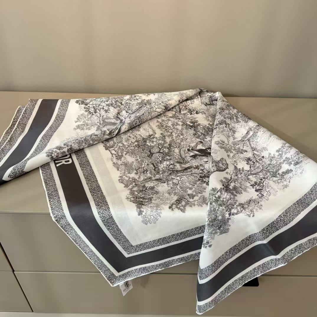 Toile de Jouy Sauvage 90 Square Scarf