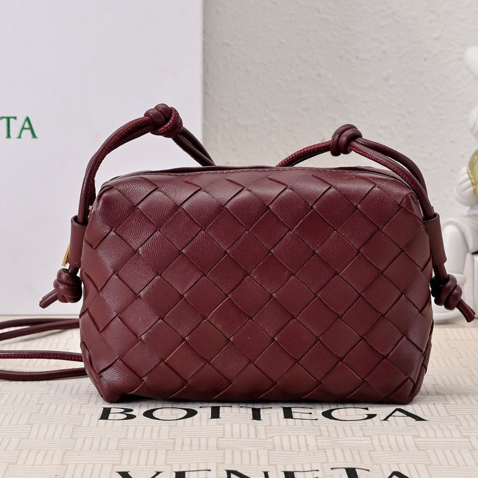 Bottega Veneta 2026 Loop Bag 17cm Burgundy Leather