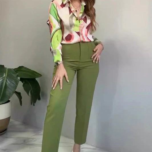 Zweiteiler für Damen: Hemd & Hose mit Print
