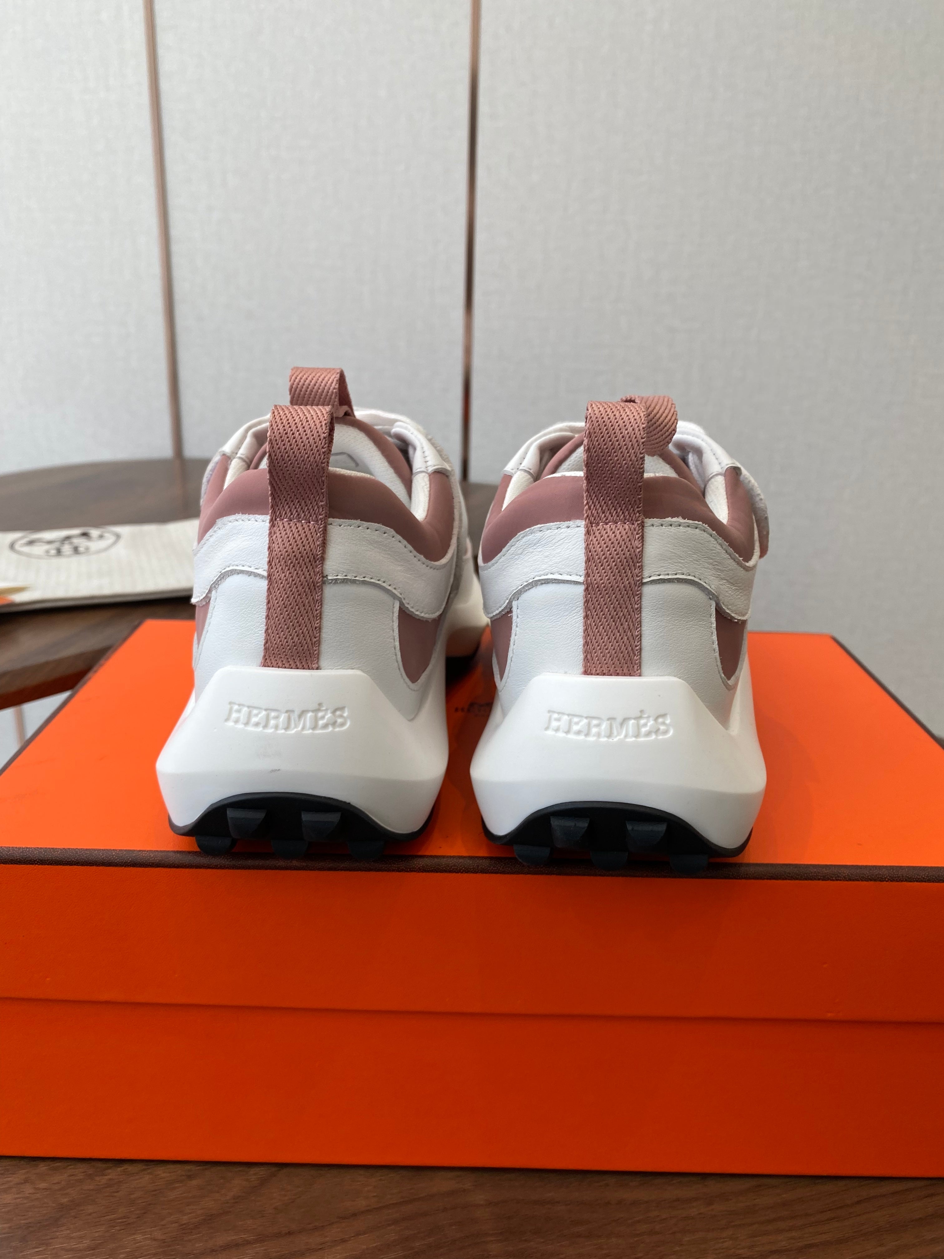 HM couple's sneakers white pink rubber material