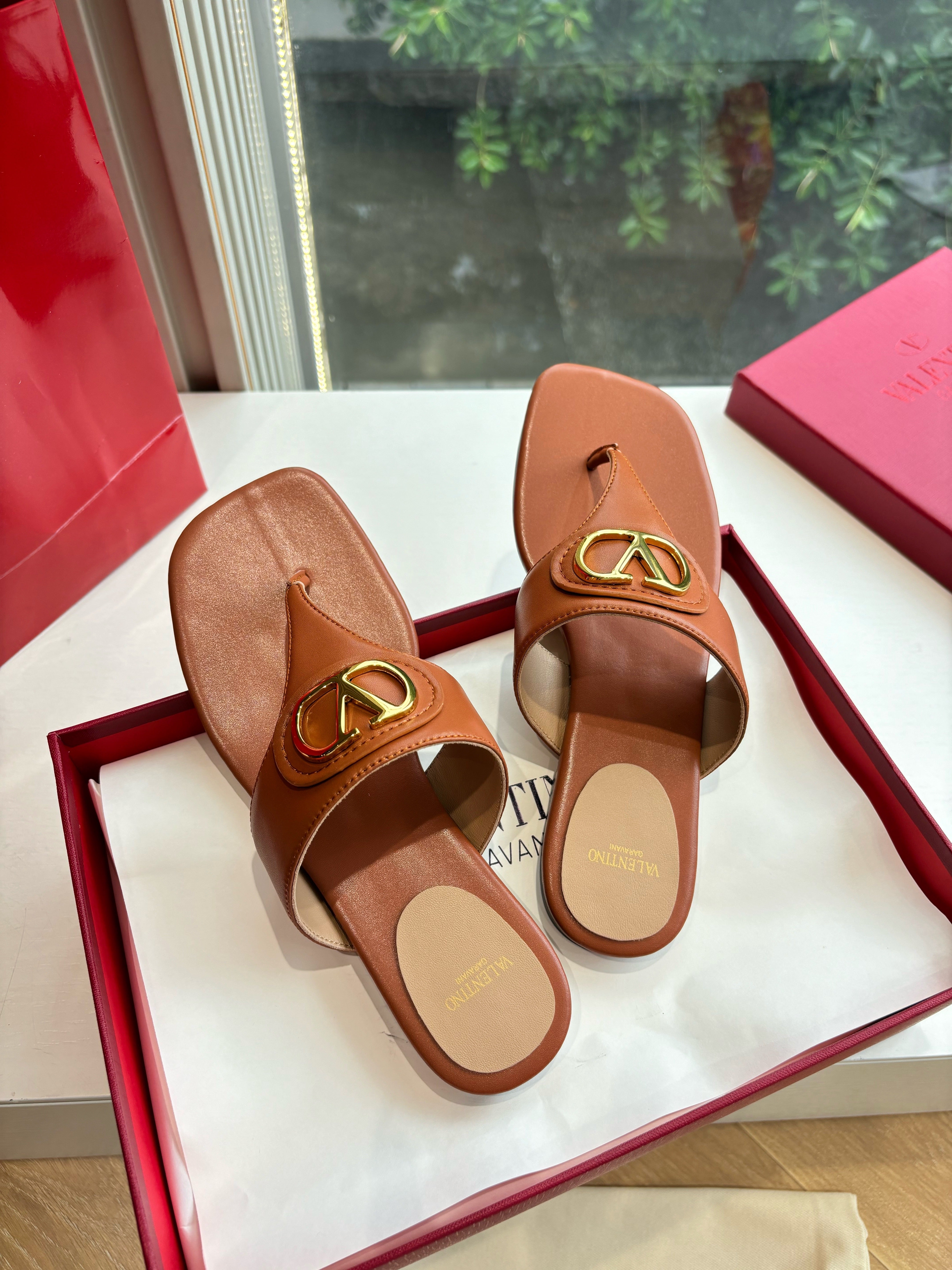 VT 25 Thong Sandals Brown Sheepskin Slide