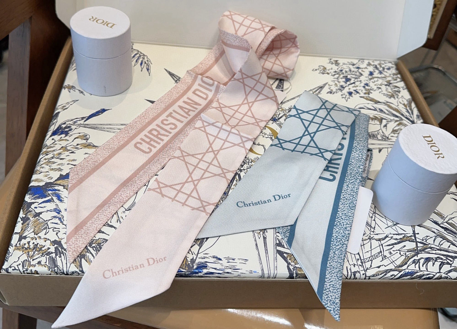CD Twilly Mini Scarf 105cm  Light Pink Mulberry Silk 976505