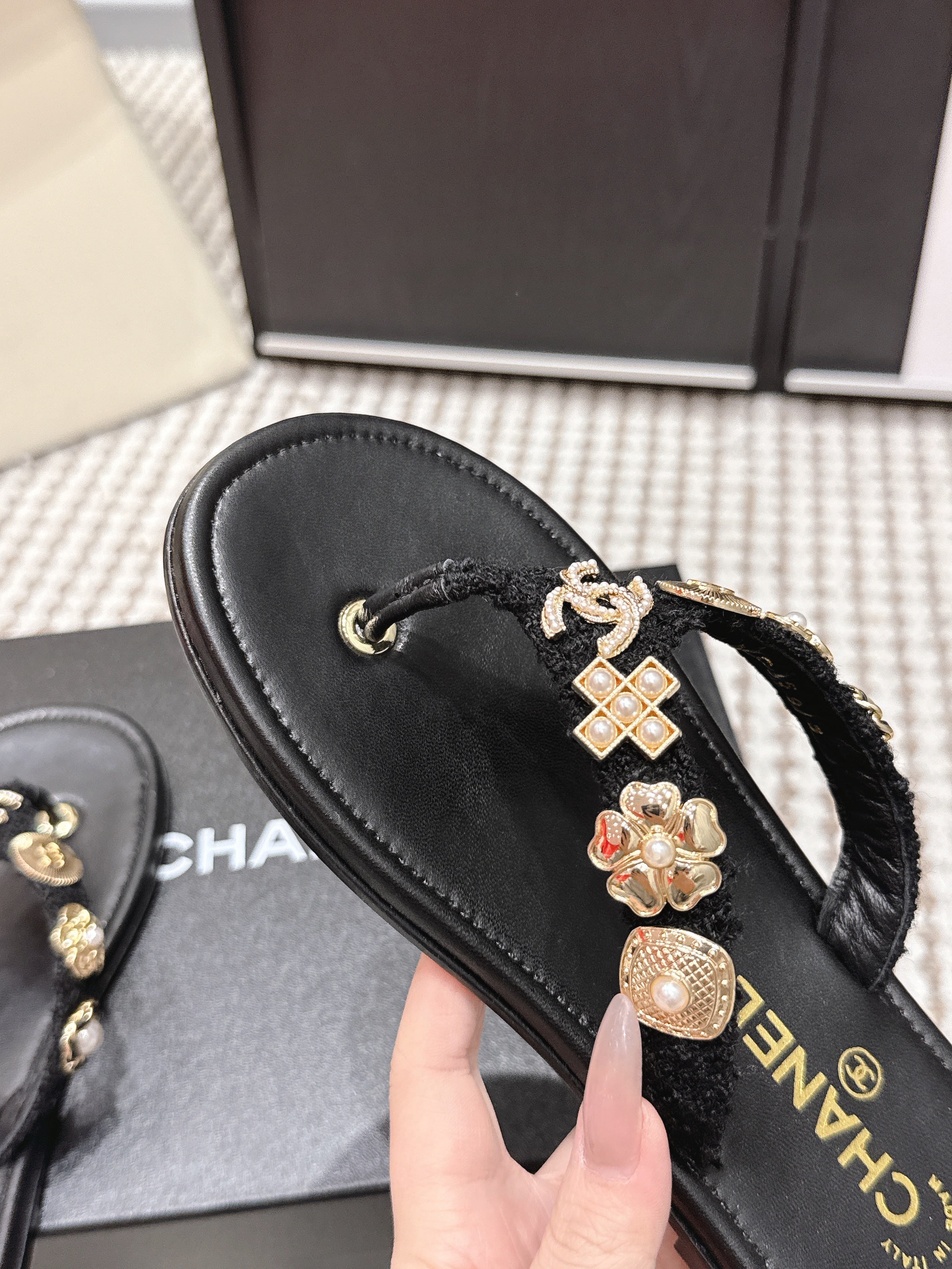 CC 26s Thong Sandals Black Sheepskin Gold Charm 632369