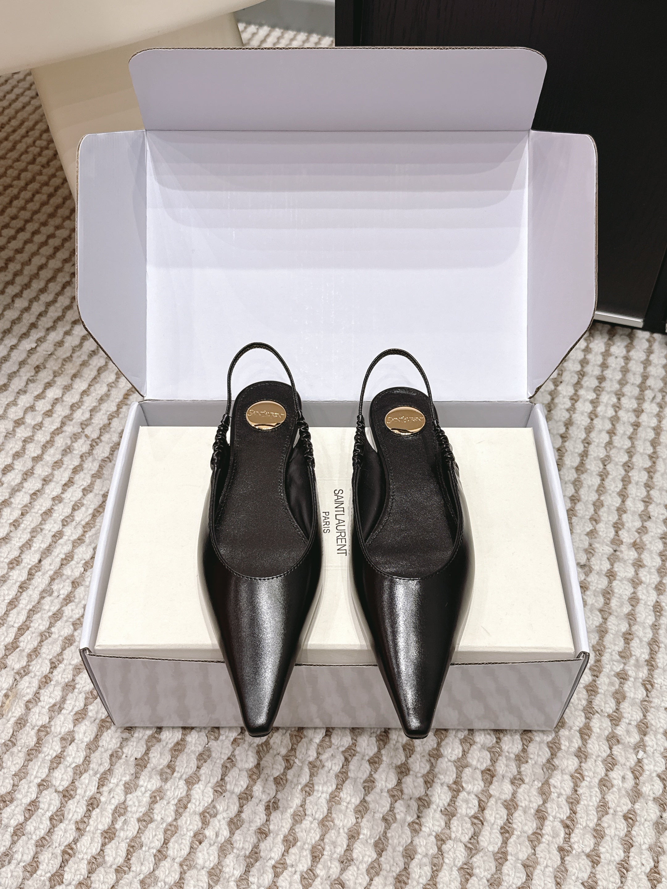 YSL 26ss Flat Slingback Black Glossy Leather 654711