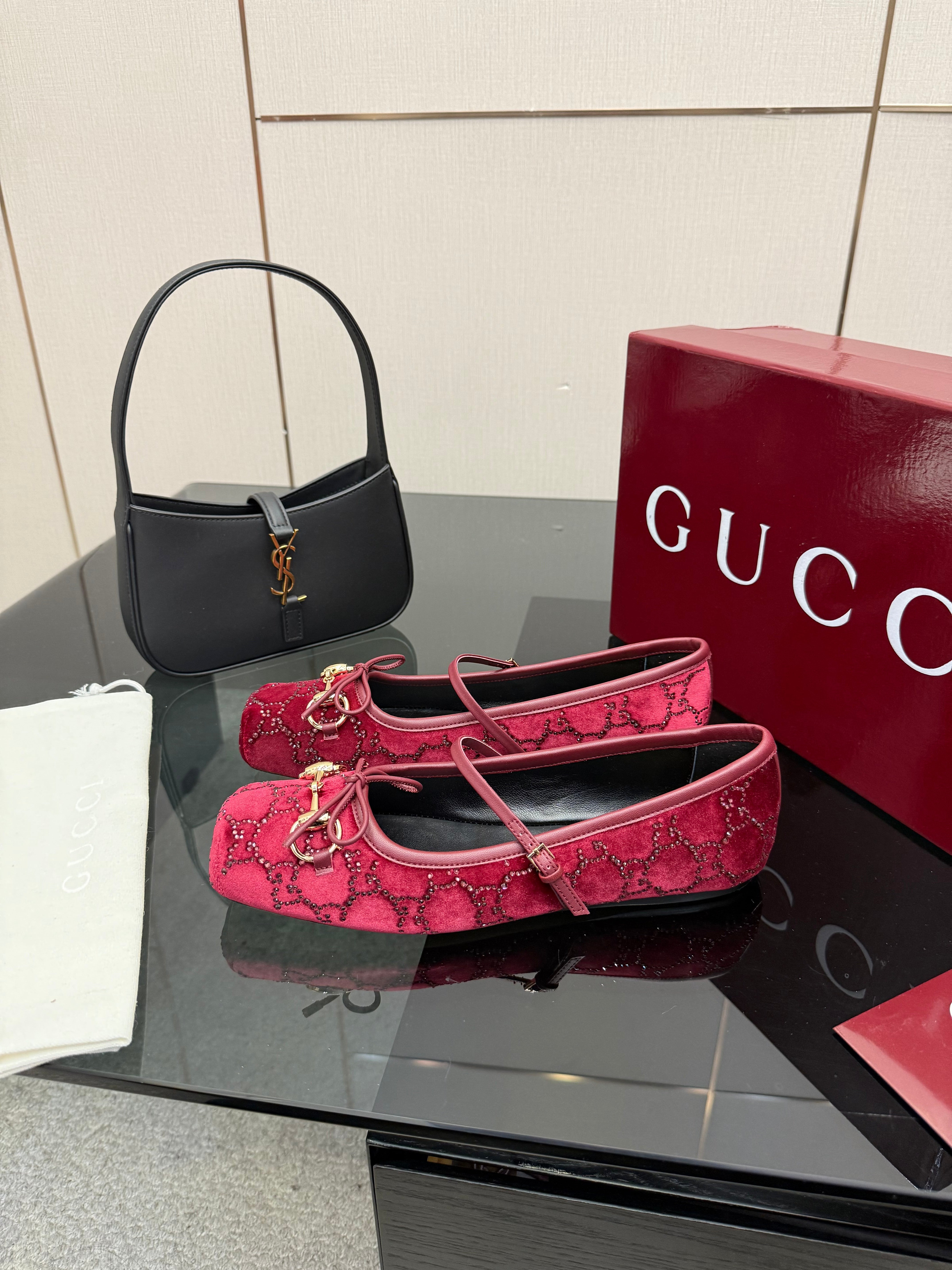 Gucci 2026 Crystal Rhinestone Ballet Flat Red Velvet Leather 629716