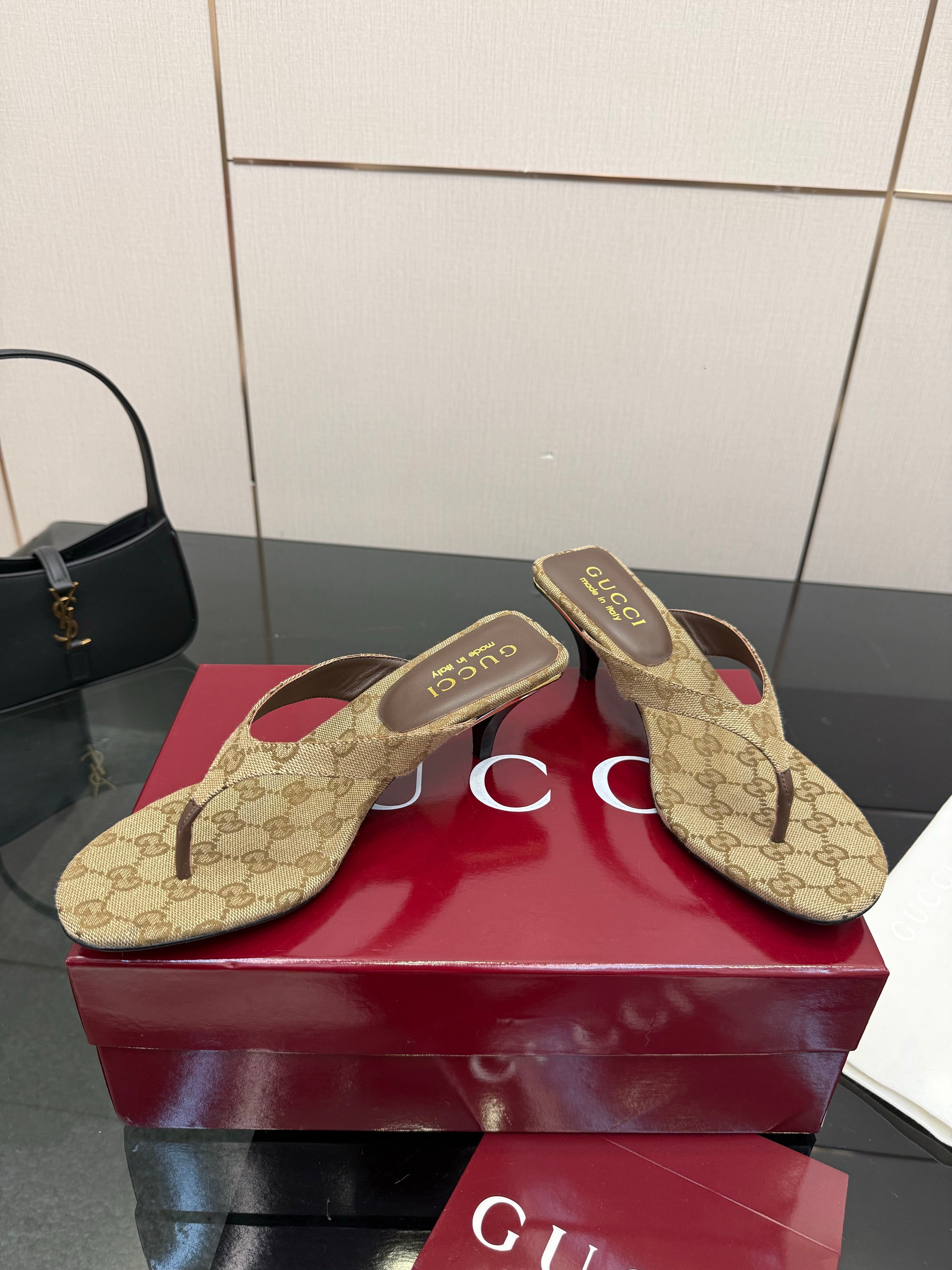 Gucci 2026 Vittoria Thong Sandals 55mm Sand Brown Canvas Leather 726151