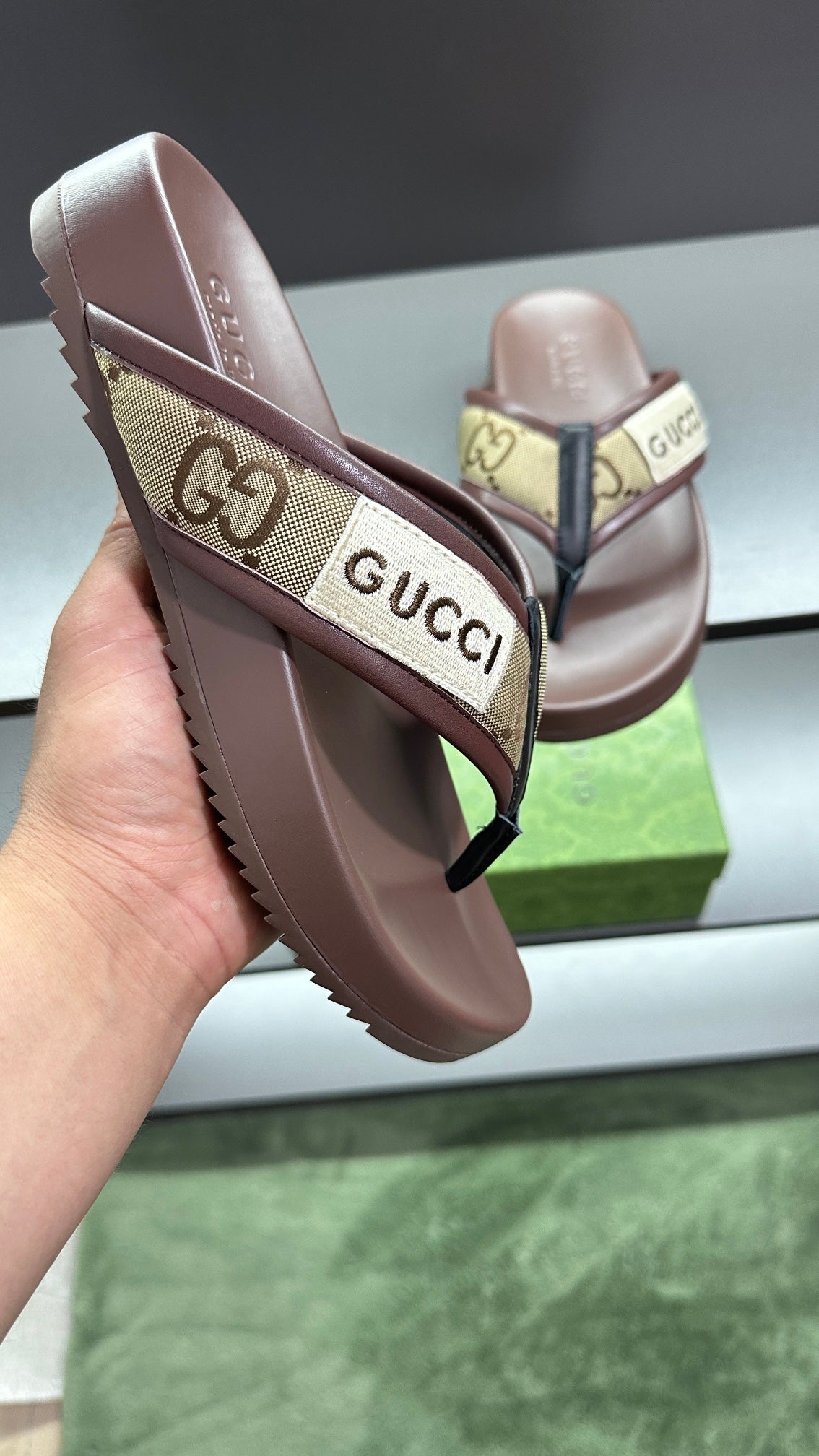 GG Men's Thong Sandals Brown Polyester Leather 547251