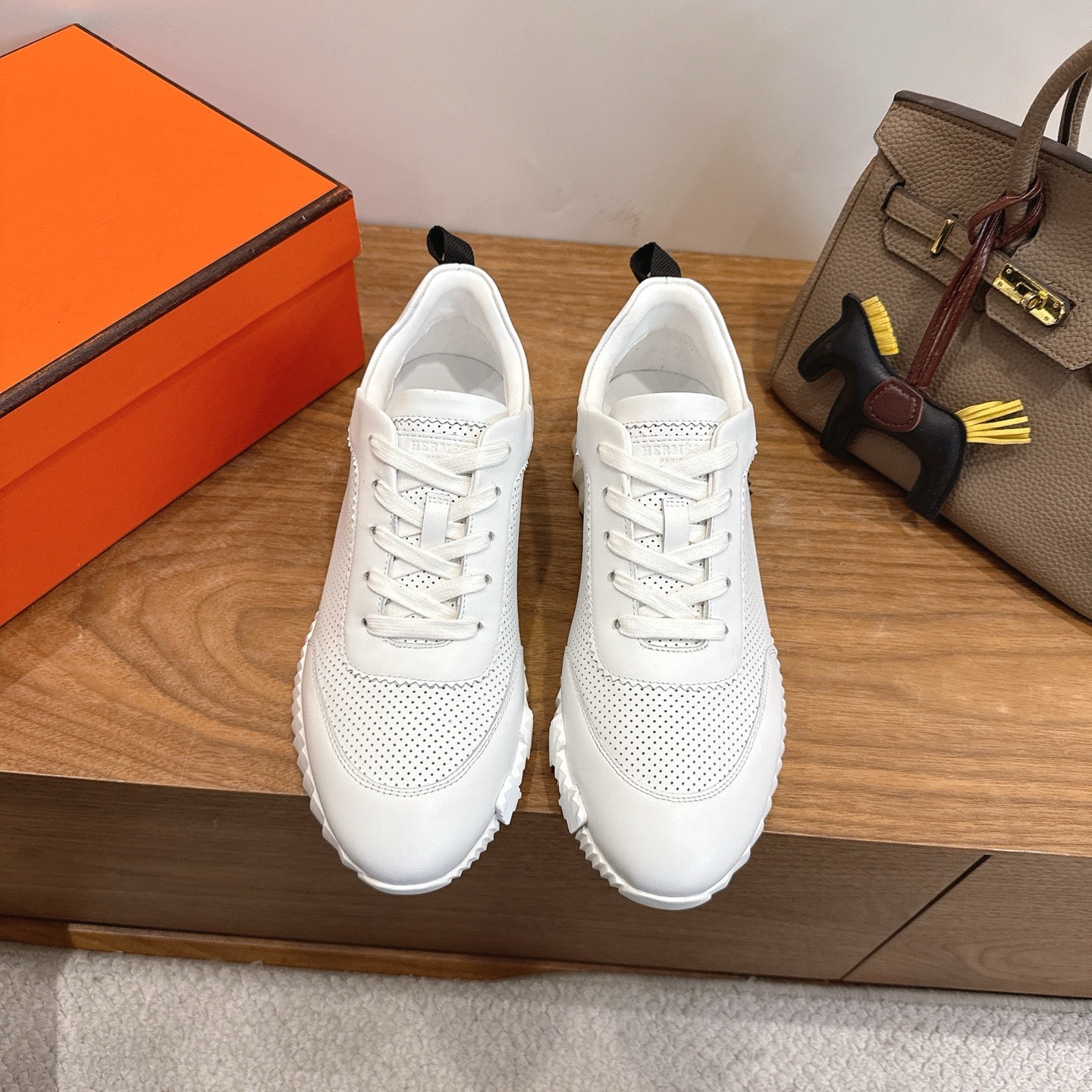 HM 26ss Sneakers White Leather 638575