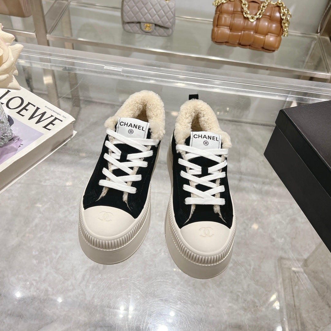 CC Sneaker Black Suede With Wool Lining 944560