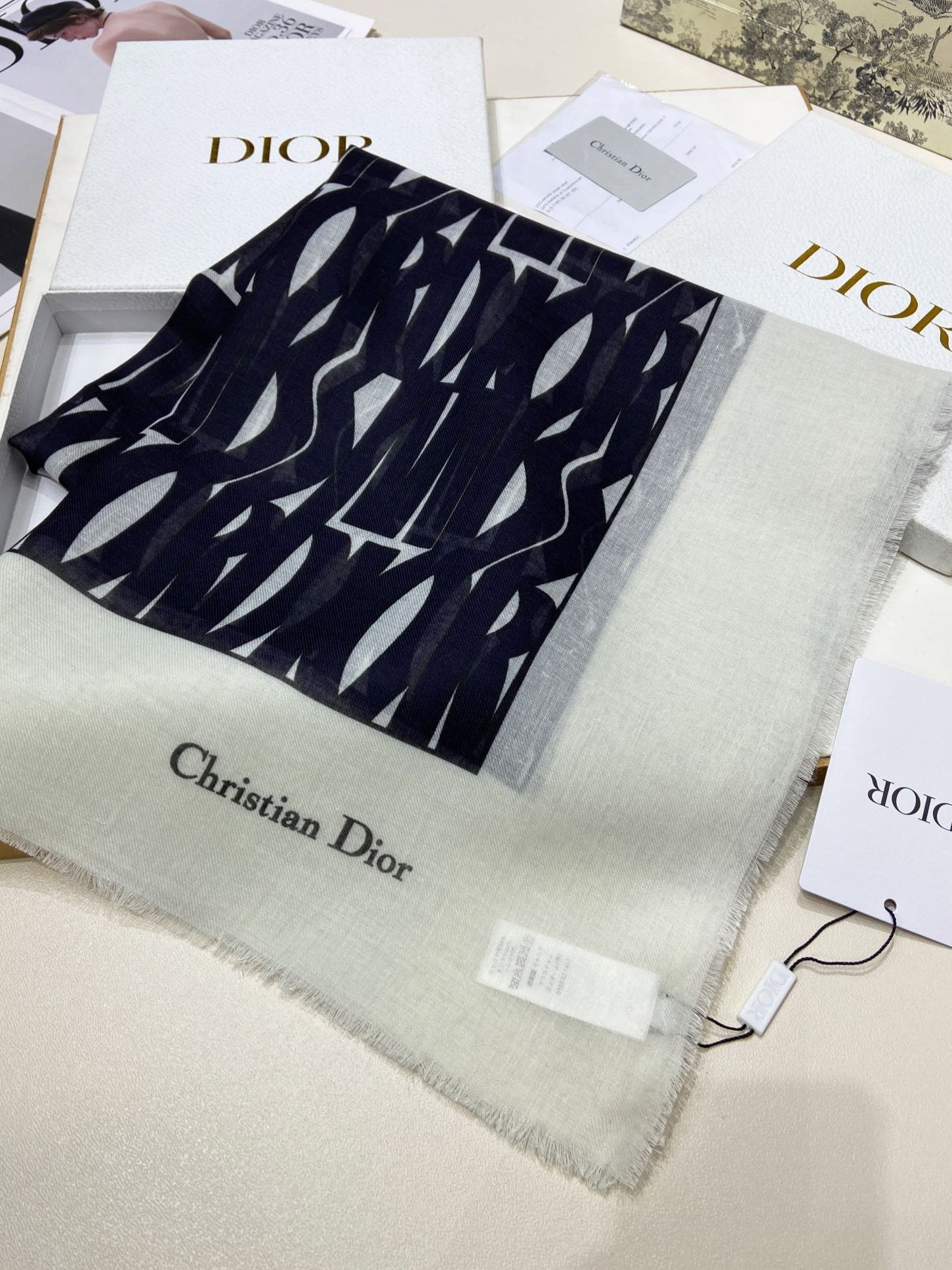 MISS DIOR ALLOVER SHAWL IN BLACK MIX WHITE SILK CASHMERE