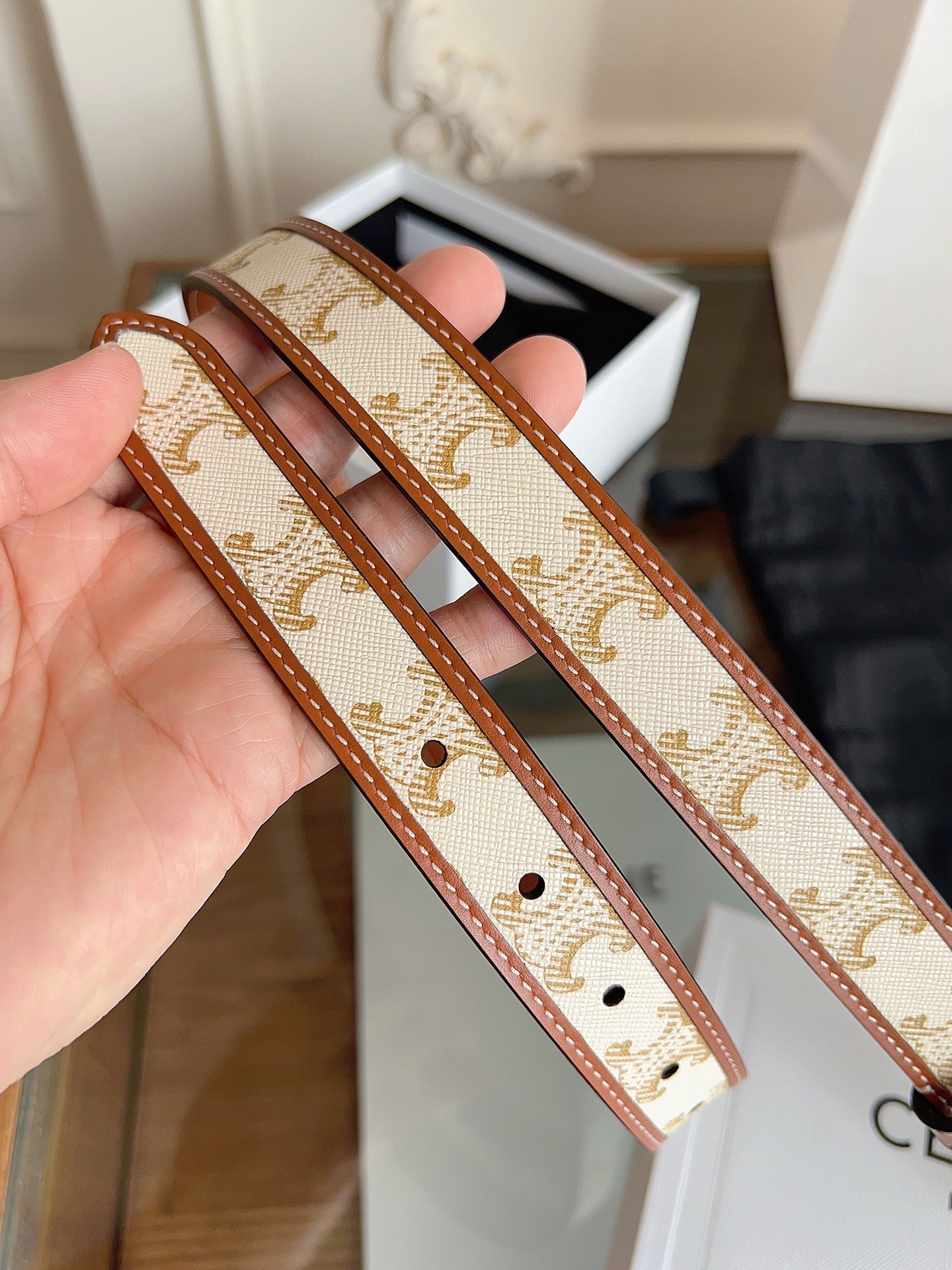 CL Brown 25mm Triomphe Enamel Saddle White Brown Monogram Cowhide 615274