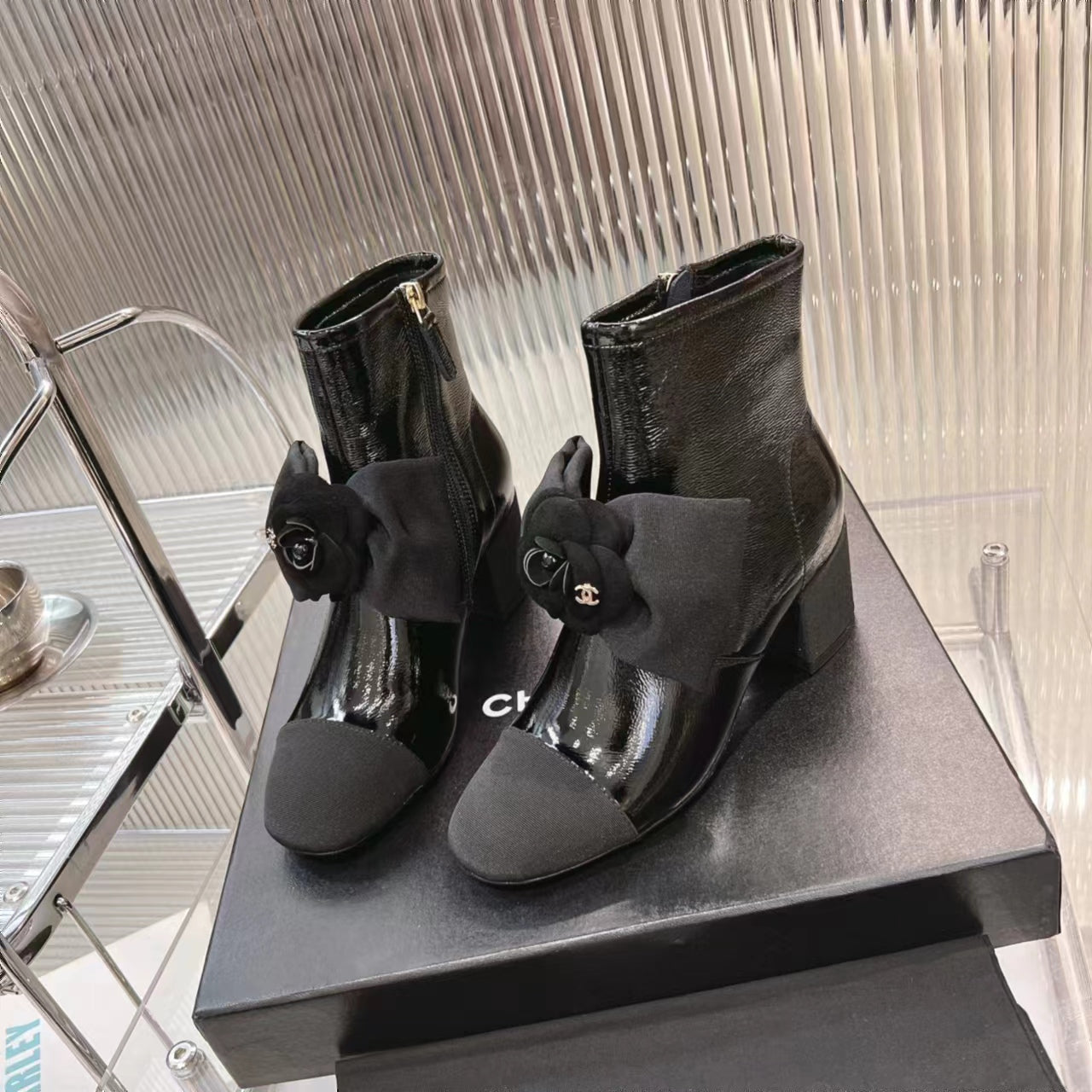 CC Short Boots 60mm Glossy Black Camellia Cowhide