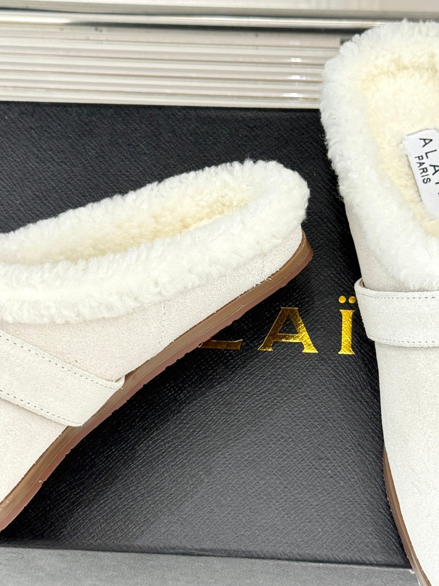 Alaia 25WF slippers belt buckle white suede wool 472228