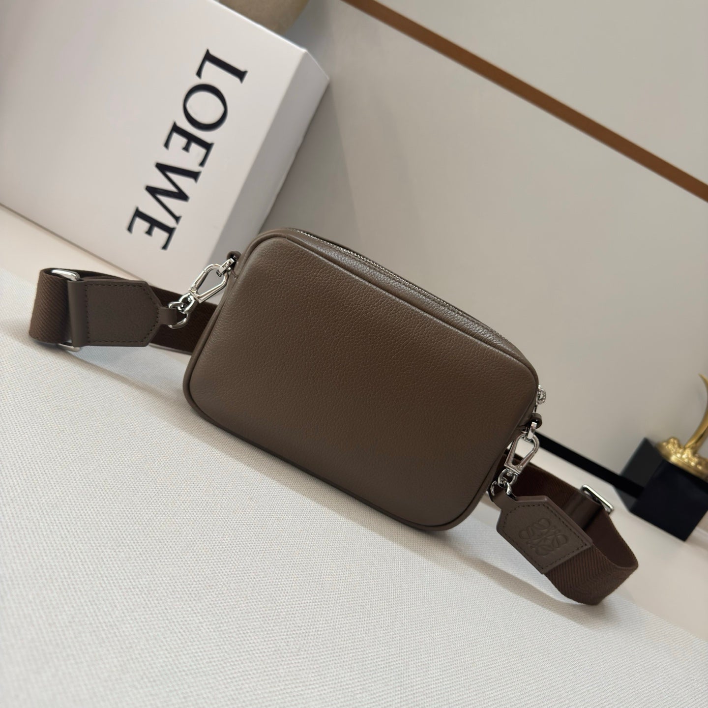 Loewe 2025 Small Pebble Messenger Bag Brown Grained Calfskin 274597