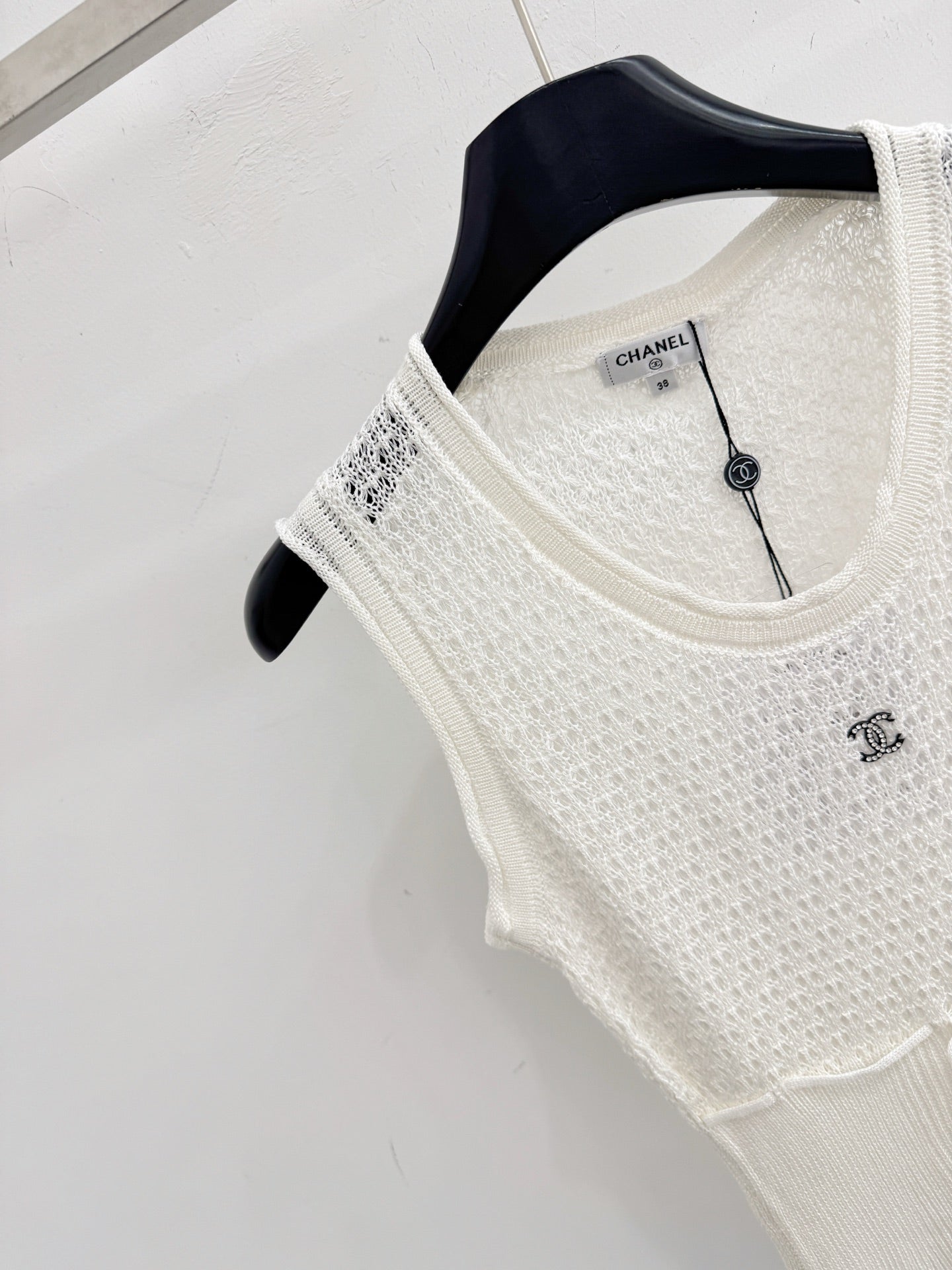 Chanel 2026 Knit Sleeveless Top White Mesh Acrylic 294460