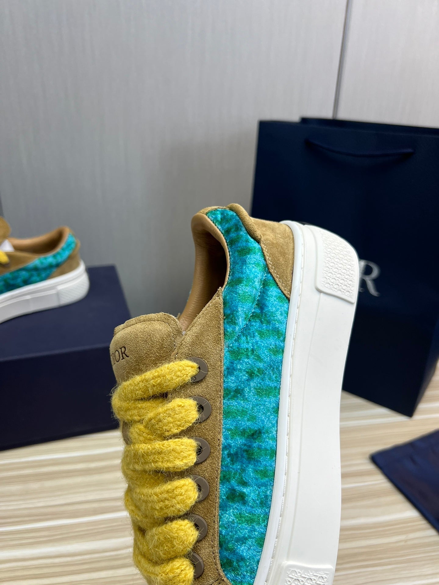 CD B33 SNEAKER FLAX SUEDE AND FABRIC