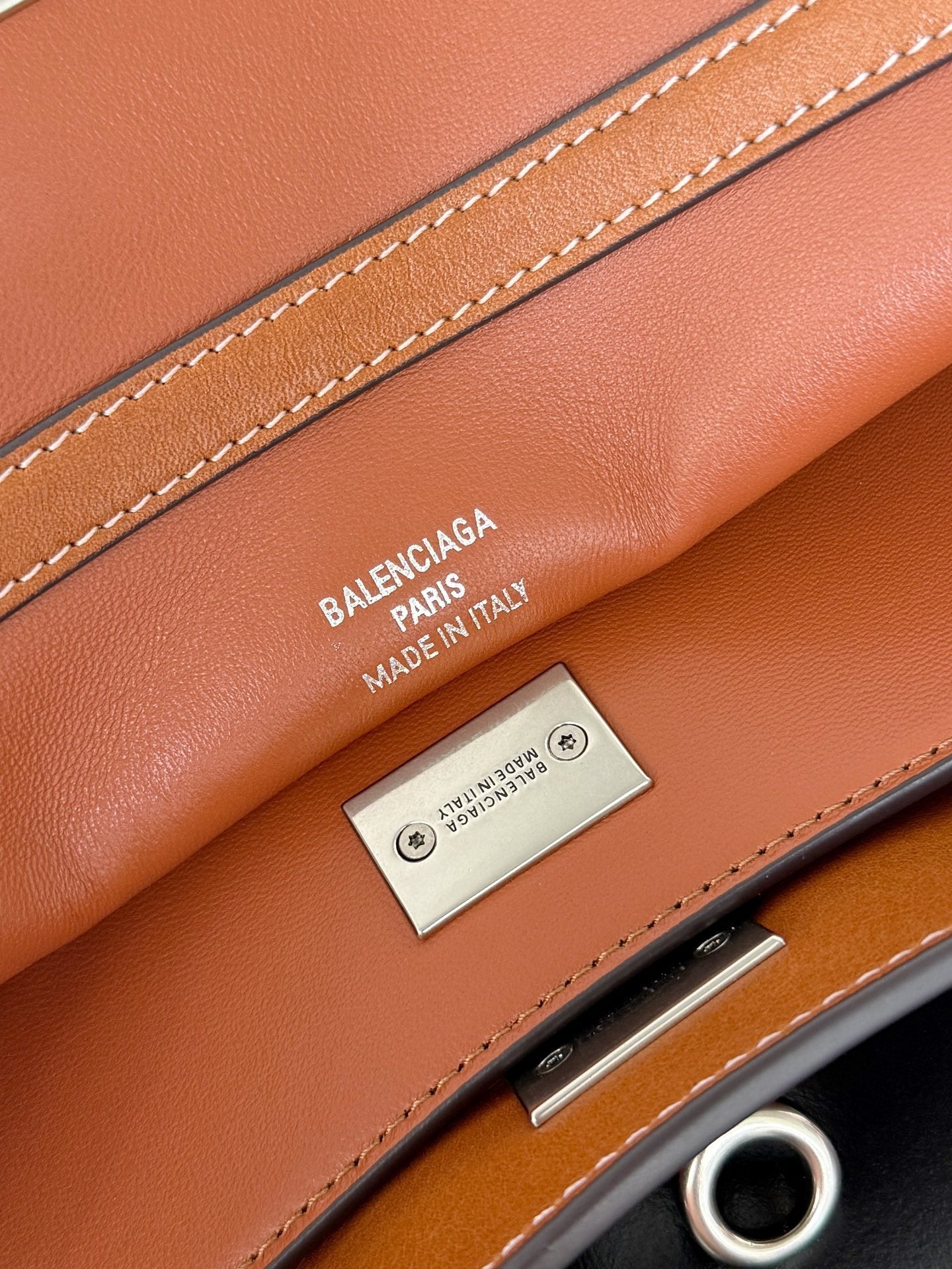 𝗕𝗮𝗹𝗲𝗻𝗰𝗶𝗮𝗴𝗮 Rodeo 35 bag brown lambskin