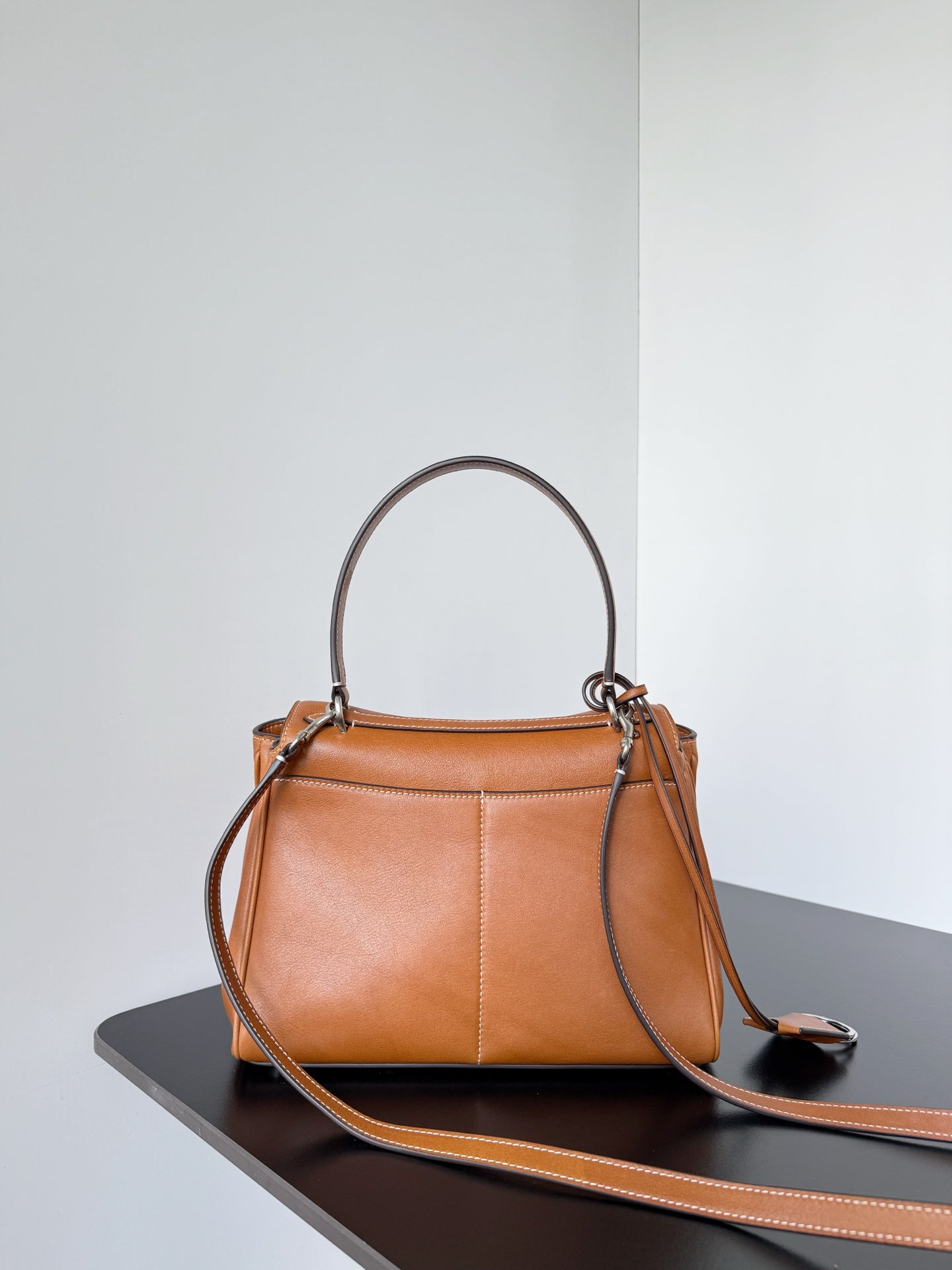 𝗕𝗮𝗹𝗲𝗻𝗰𝗶𝗮𝗴𝗮 Rodeo 29 bag brown lambskin