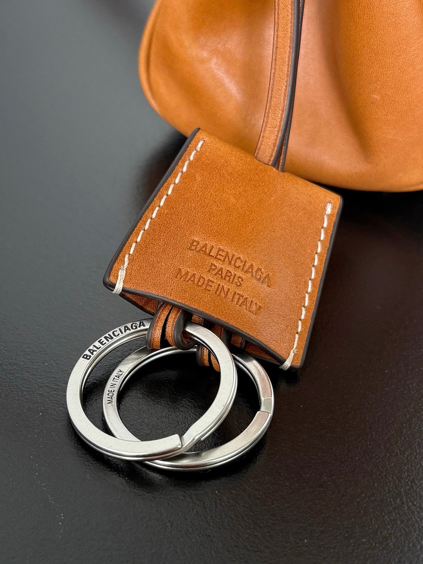 𝗕𝗮𝗹𝗲𝗻𝗰𝗶𝗮𝗴𝗮 Rodeo 35 bag brown lambskin