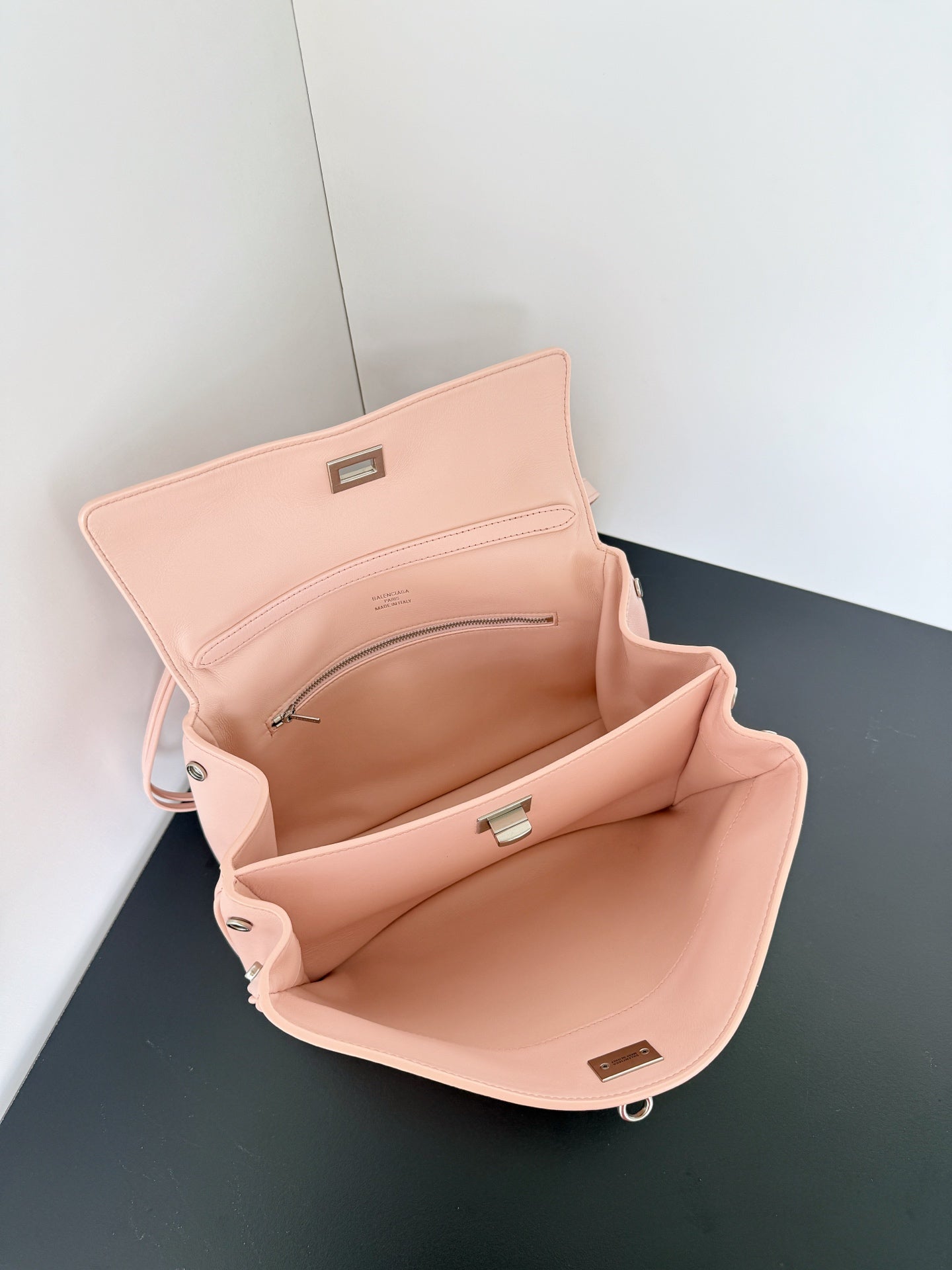 𝗕𝗮𝗹𝗲𝗻𝗰𝗶𝗮𝗴𝗮 Rodeo 29 oversized bag pastel pink lambskin