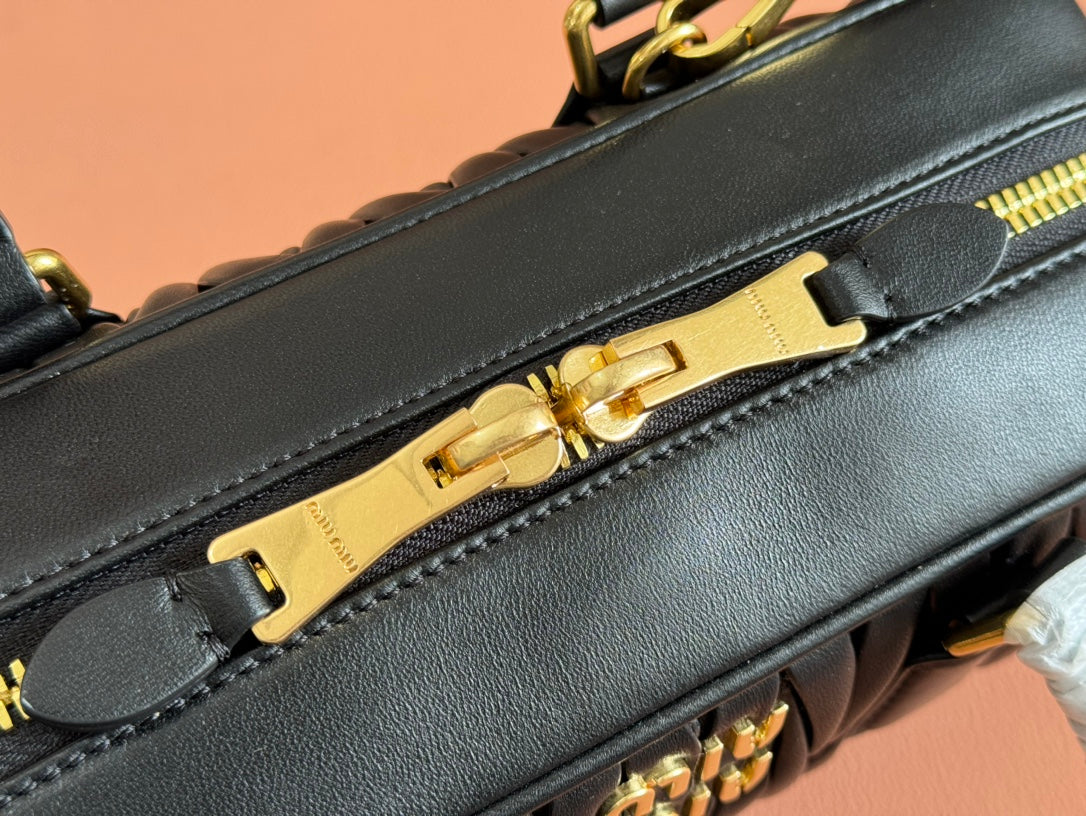 ARCADIE MATELASSÃ‰ BAG 27 IN BLACK CALFSKIN GOLD HARDWARE