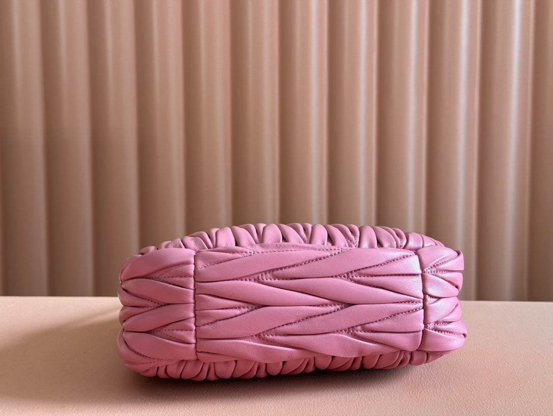 WANDER MATELASSÃ‰ HANDBAG 23 IN CONTESSA PINK LAMBSKIN
