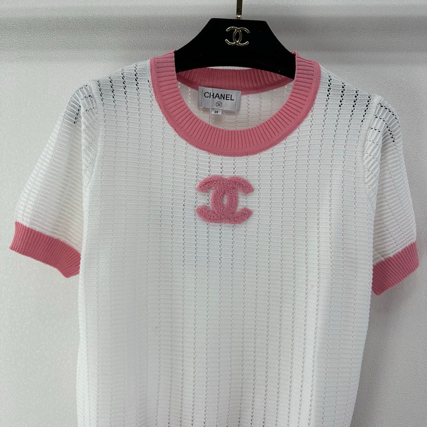 Chanel 2026 Color-blocked Knit Short-sleeved Shirt White Pink Wool 395614