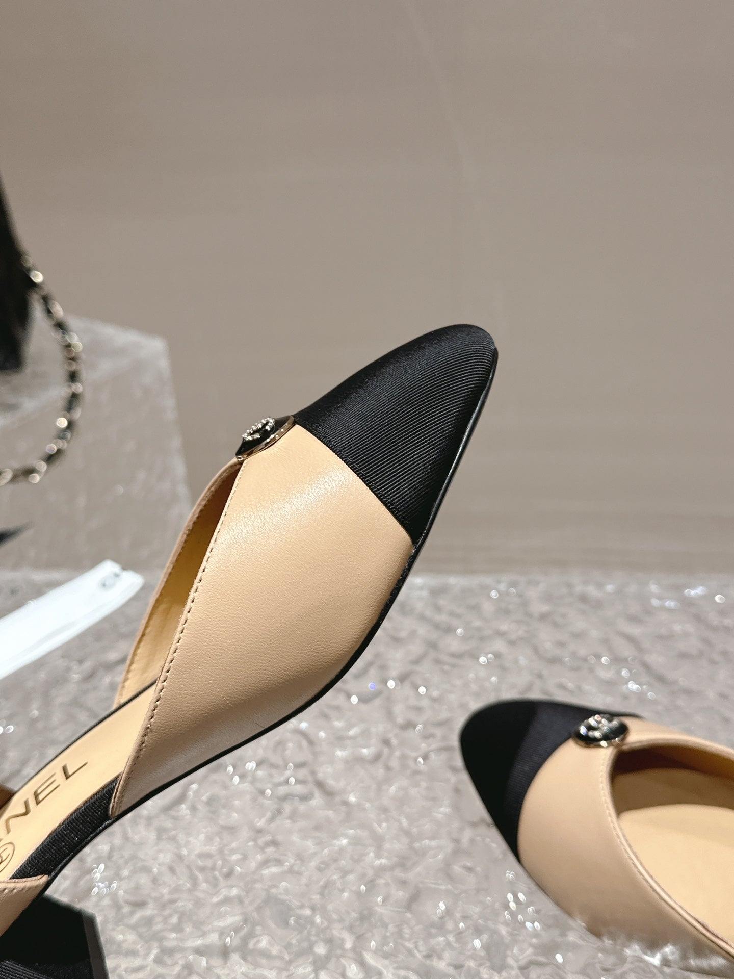 slingbacks 45 beige black lambskin grosgrain