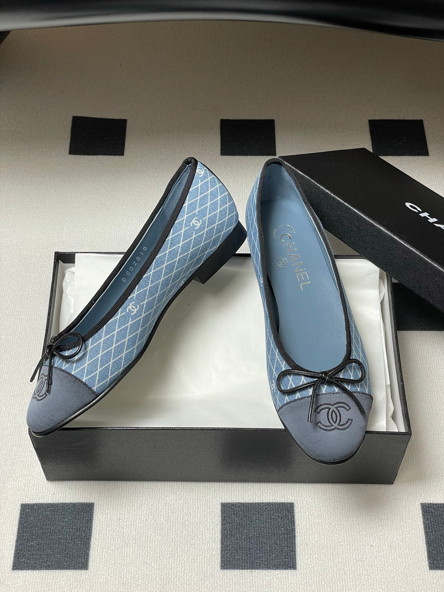 CC 25P Light Blue Black Quilted Denim