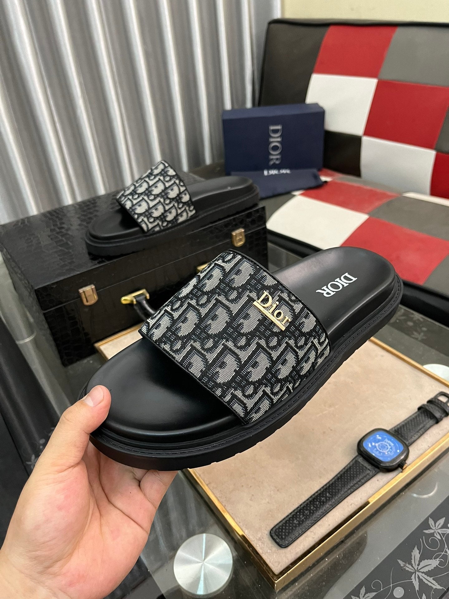 CD AQUA SLIDE SANDAL BLACK AND GRAY JACQUARD