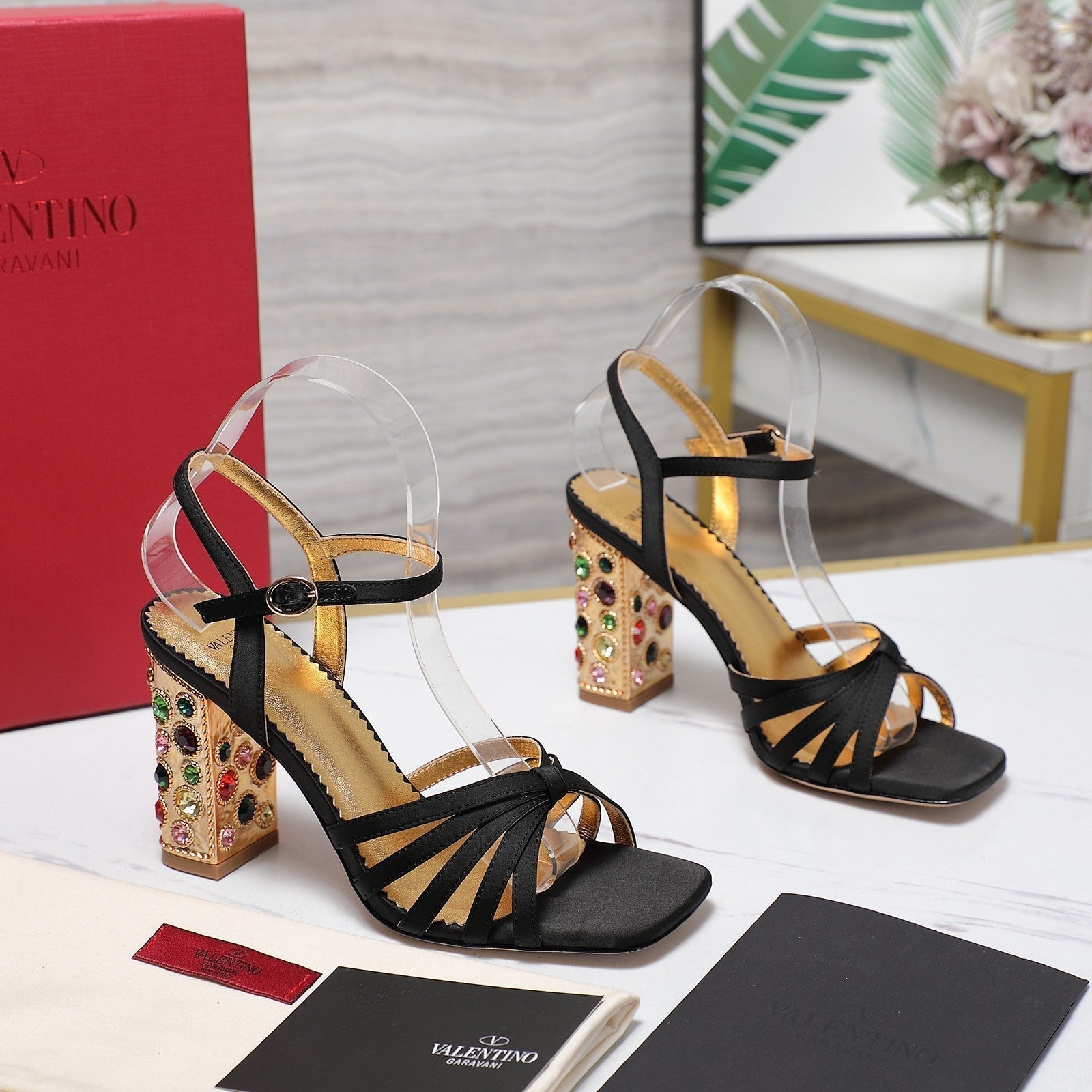 VT 2025 Diamond Heel Sandals Black Cowhide 289513