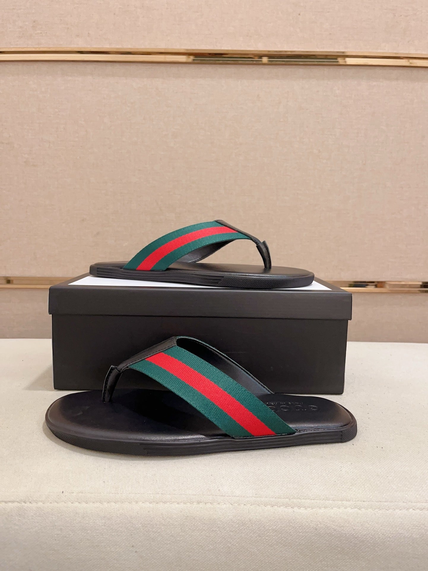 GG Men's Thong Web Black Green Cowhide 554611