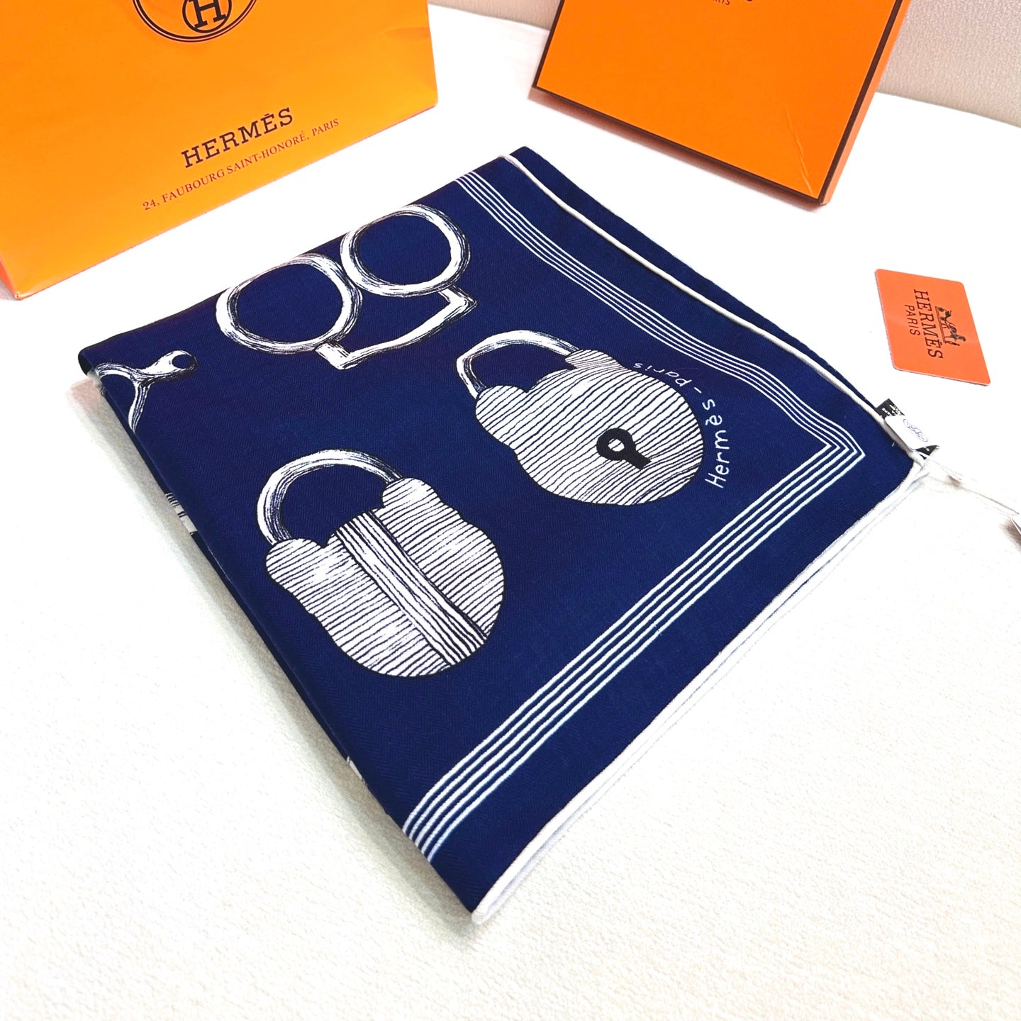 HM  Creative Origins Scarf 135CM Blue Cashmere Silk 969423