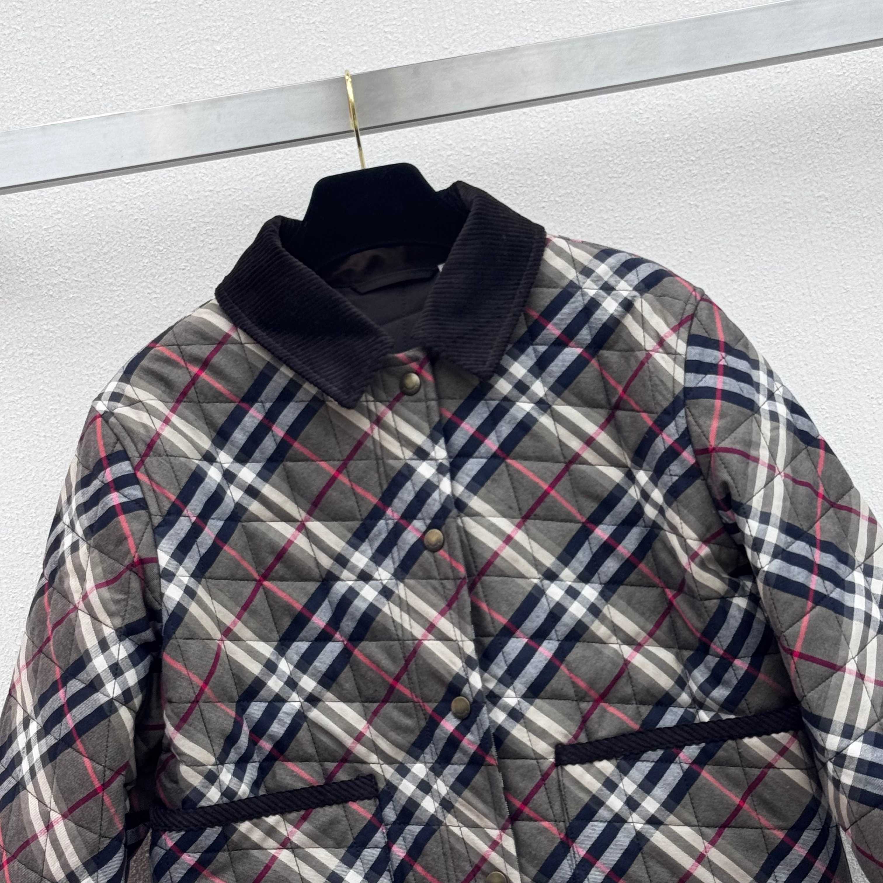 Burberry 25 Quilted Cropped Jacket Dark Grey Cotton