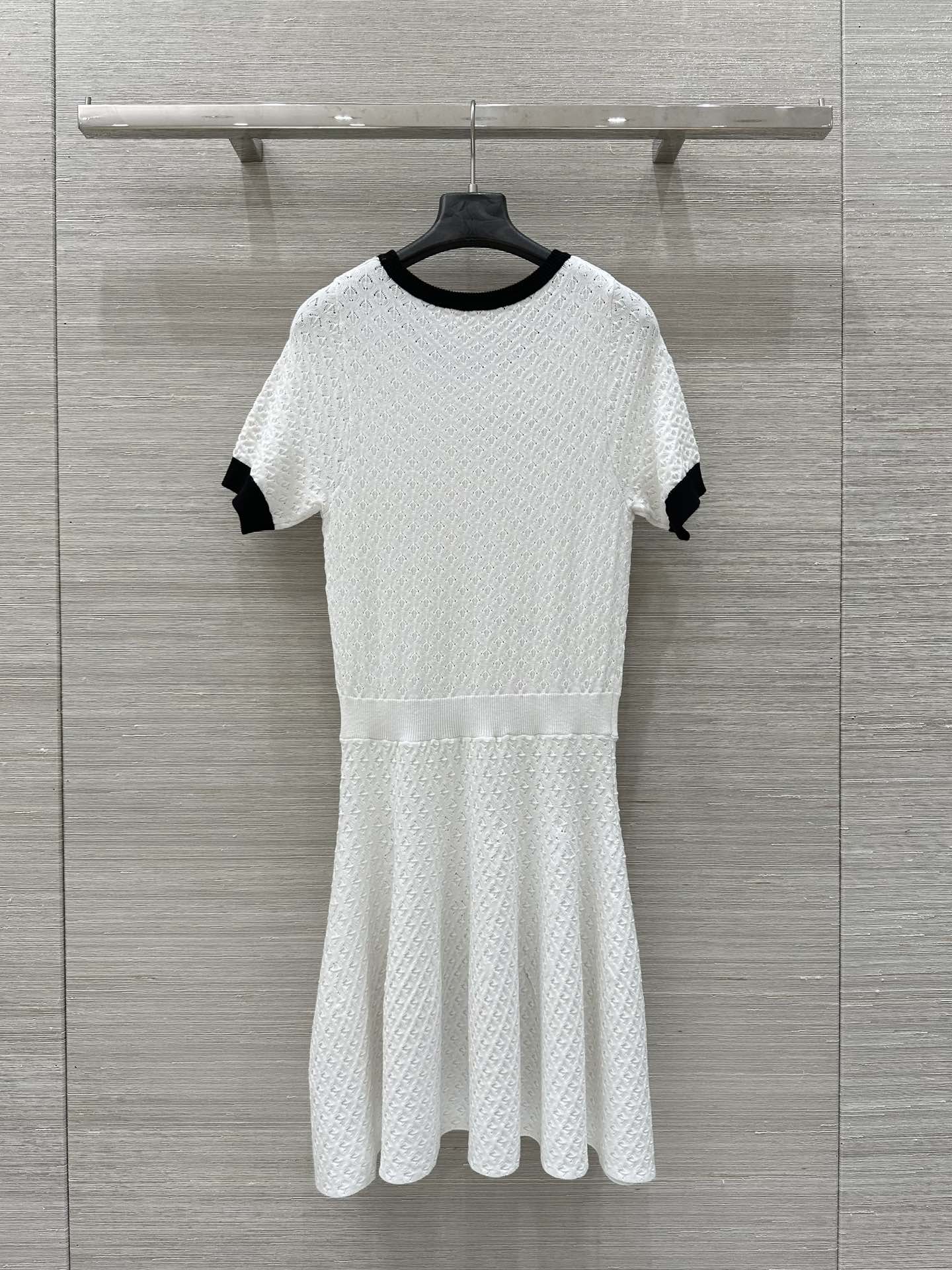Gucci 25 Knitted Round Neck Short-sleeved Dress White Viscose