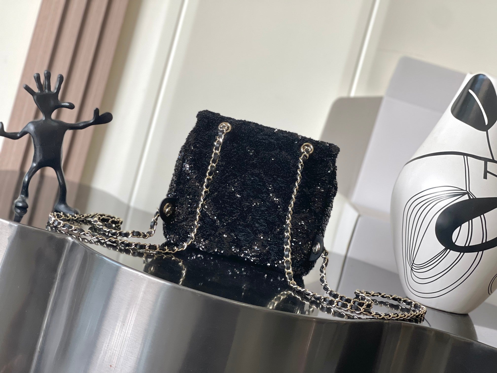 Chanel 25 Sequin Embroidered 21cm Bag Black Leather Sequins 286173
