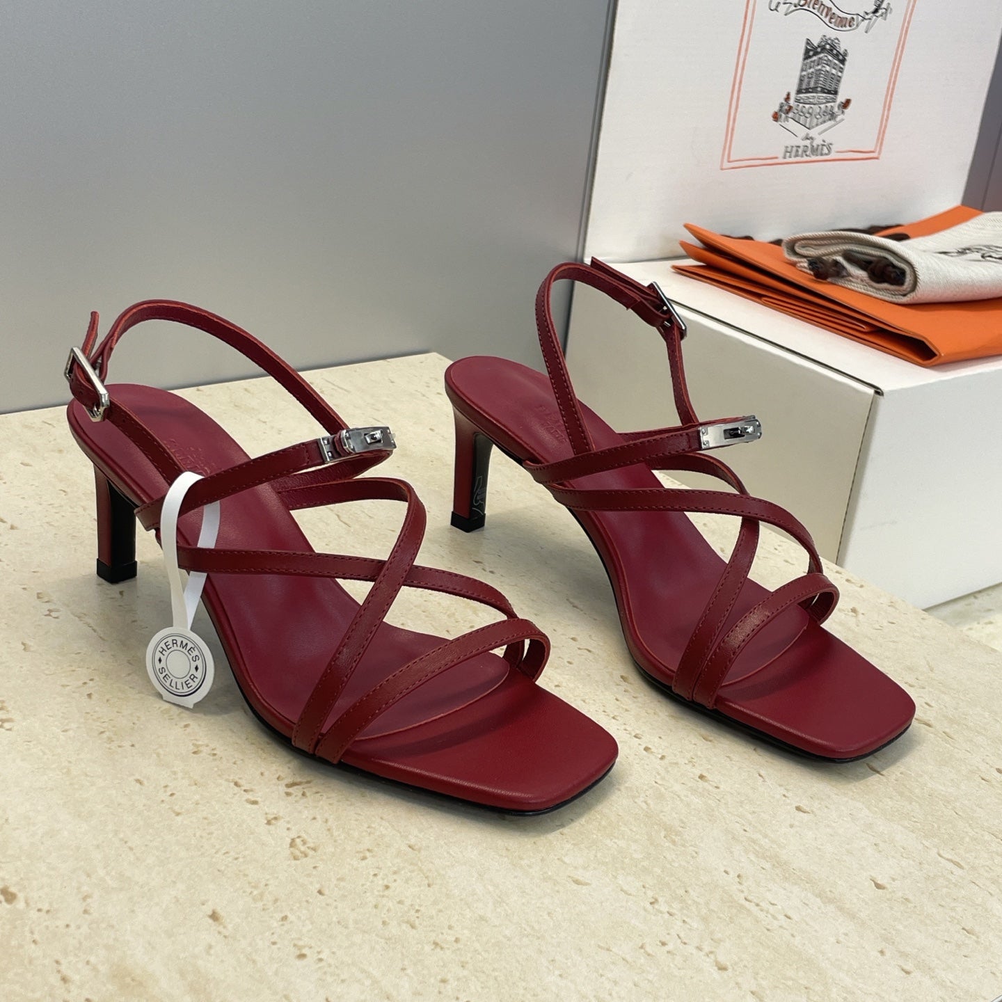 HM 26ss Kelly Sliver Buckle Sandals 65 Dark Red Calfskin 607174