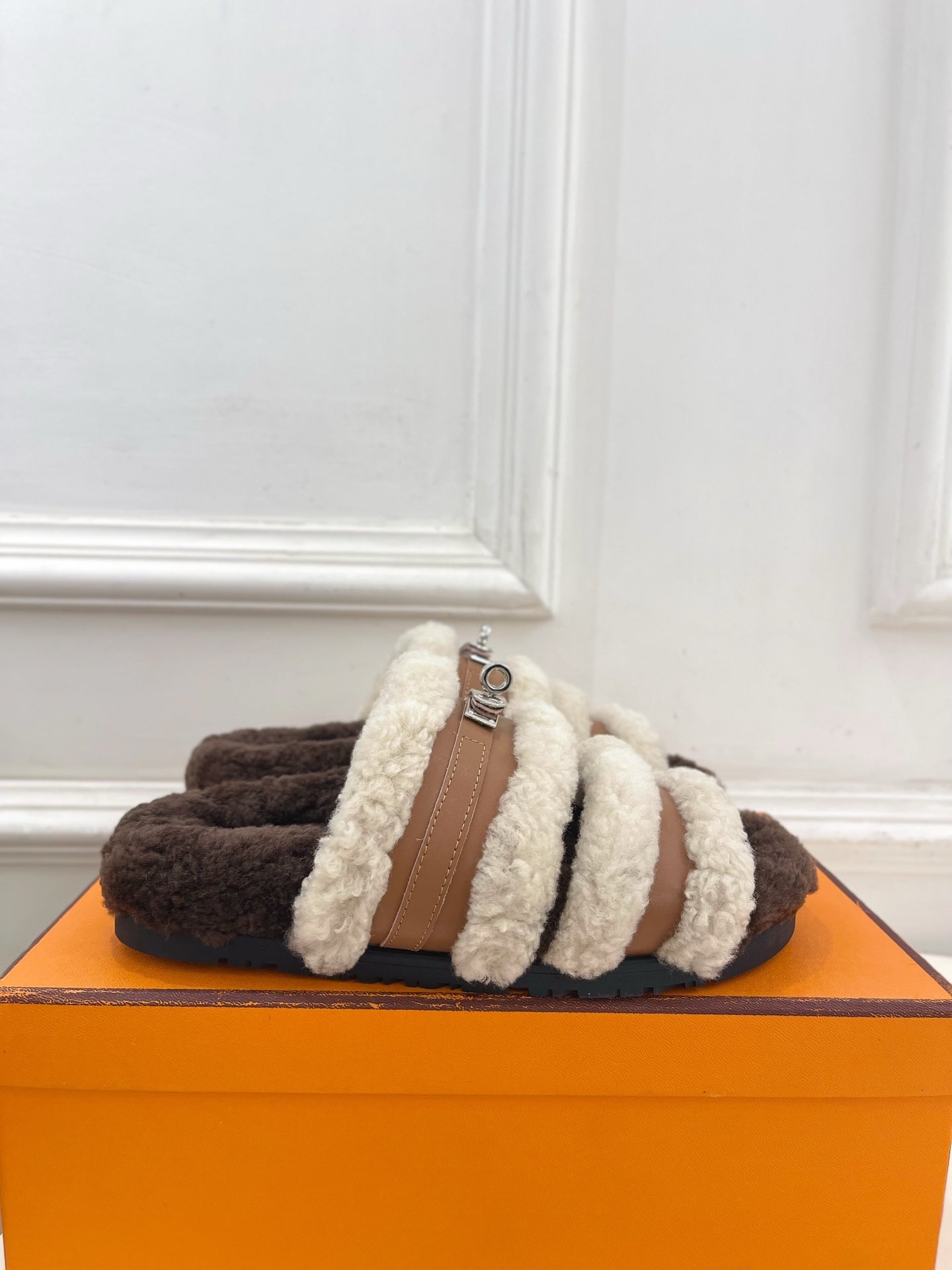 HM Slippers Classic Kelly Sliver Buckle Brown Wool 479617